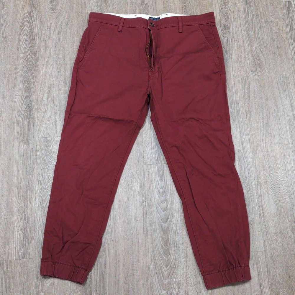 Levi Men's Maroon Pants Jogger